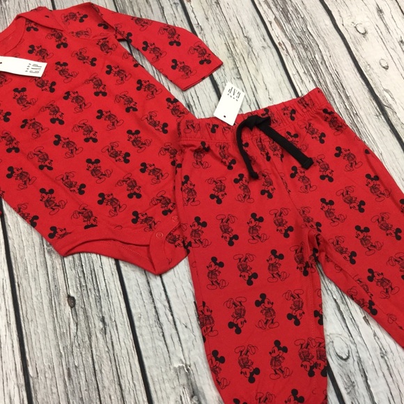 Gap Boys 0 3 Month Mickey Mouse Outfit. NWT - Picture 2 of 3